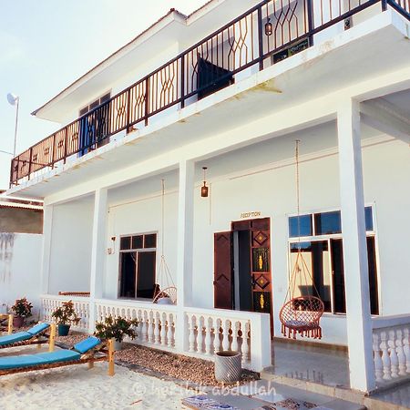 Raha House Bed & Breakfast นูงวี ภายนอก รูปภาพ