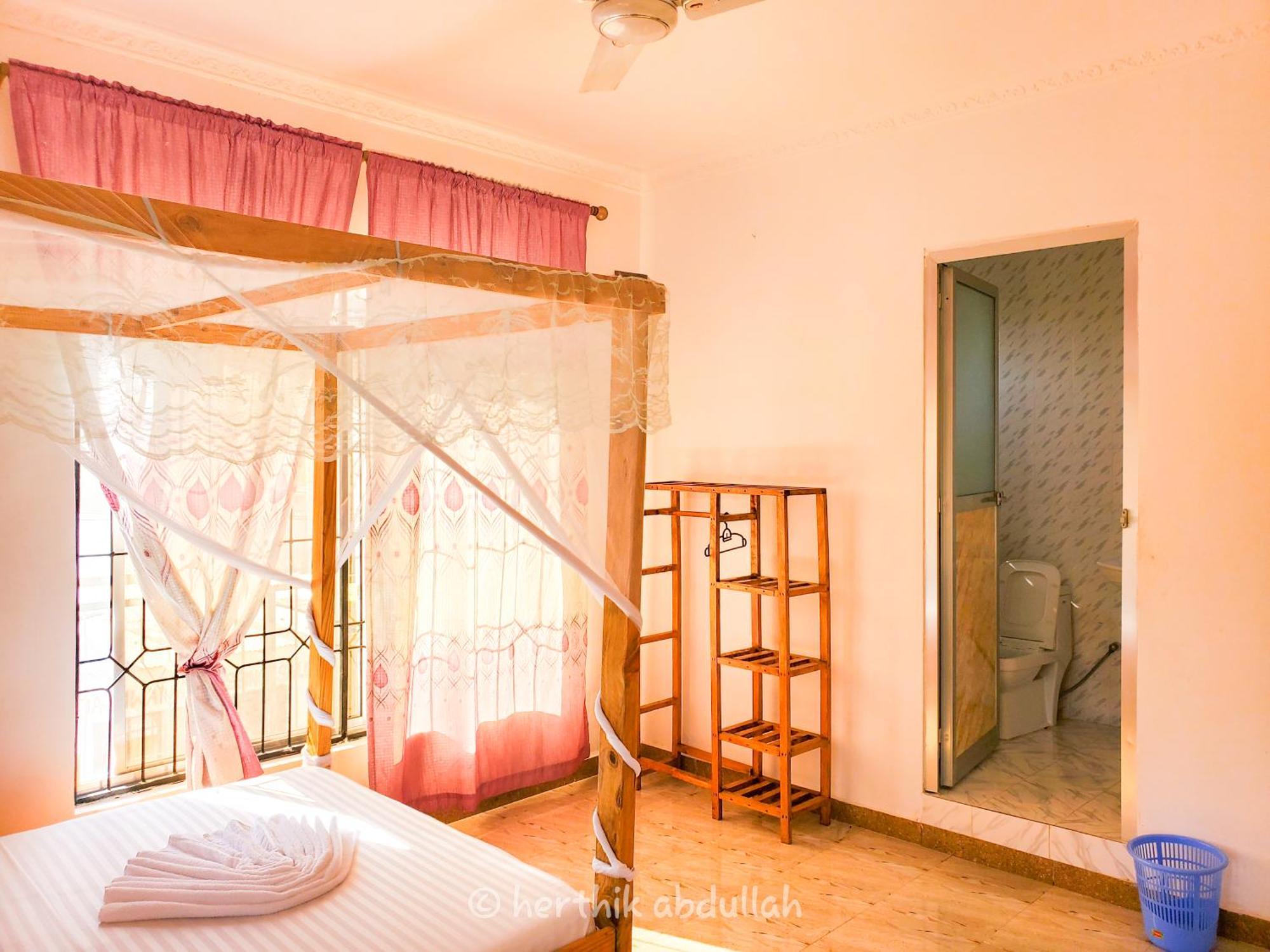 Raha House Bed & Breakfast นูงวี ภายนอก รูปภาพ