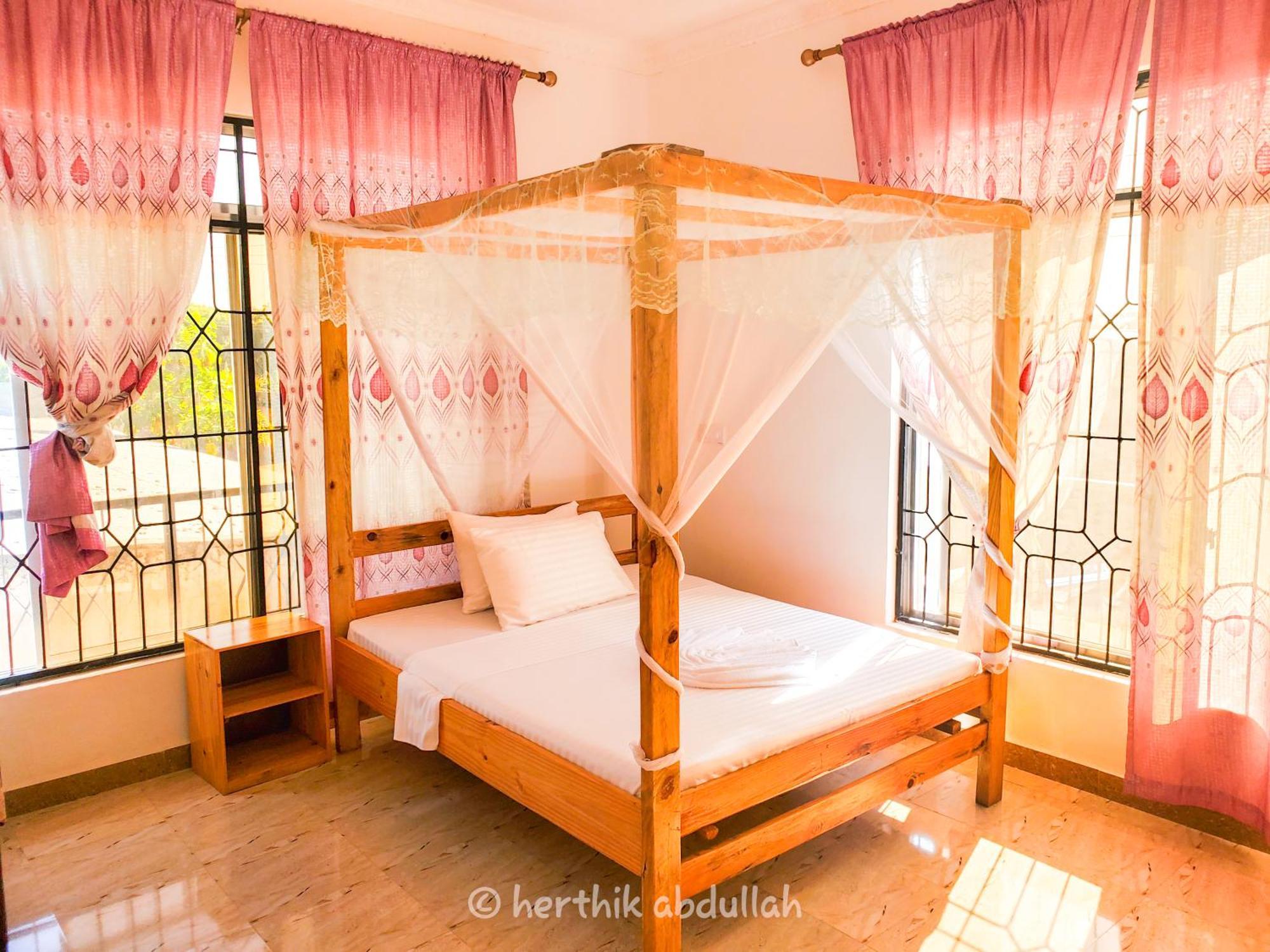 Raha House Bed & Breakfast นูงวี ภายนอก รูปภาพ