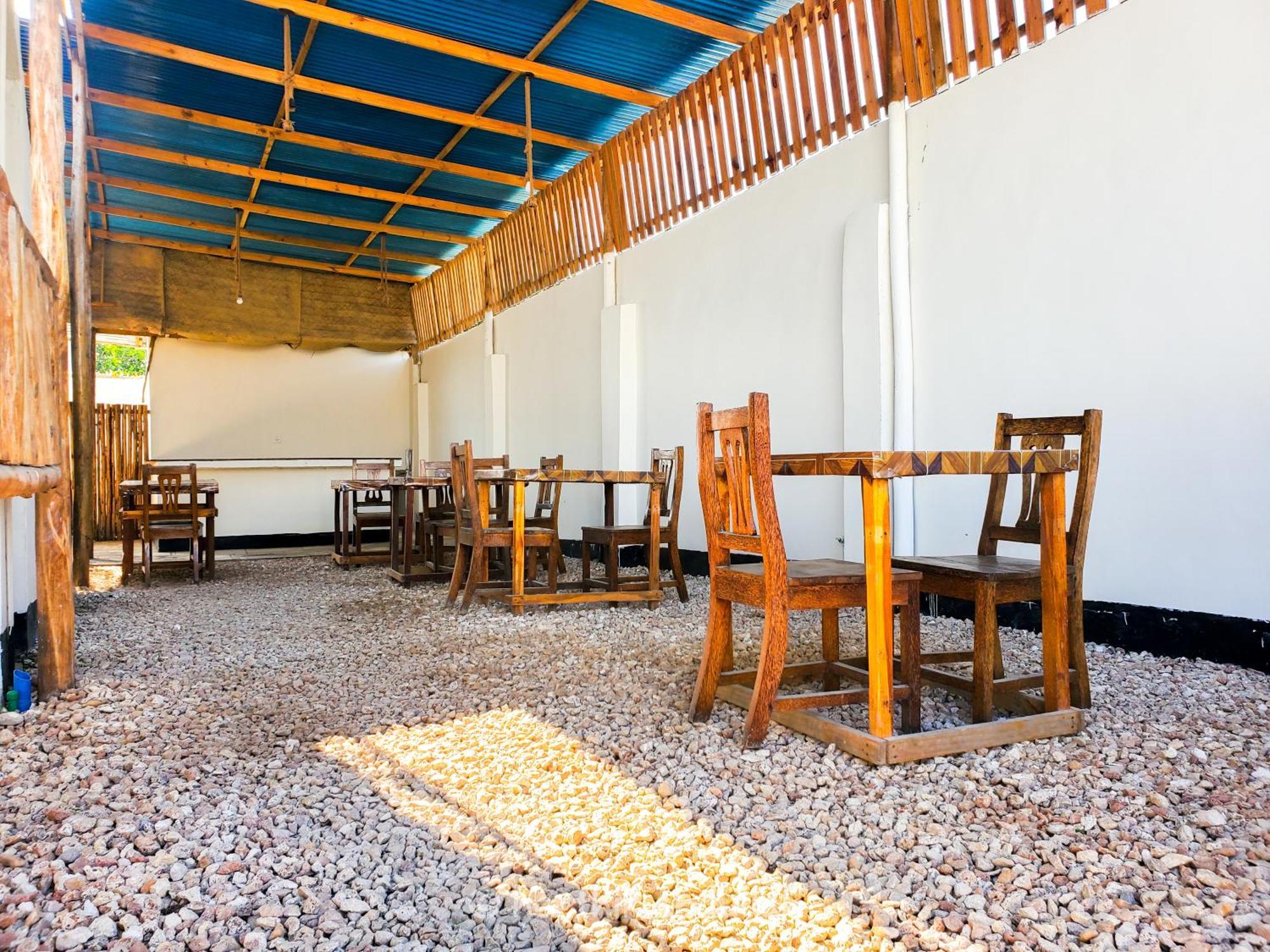 Raha House Bed & Breakfast นูงวี ภายนอก รูปภาพ
