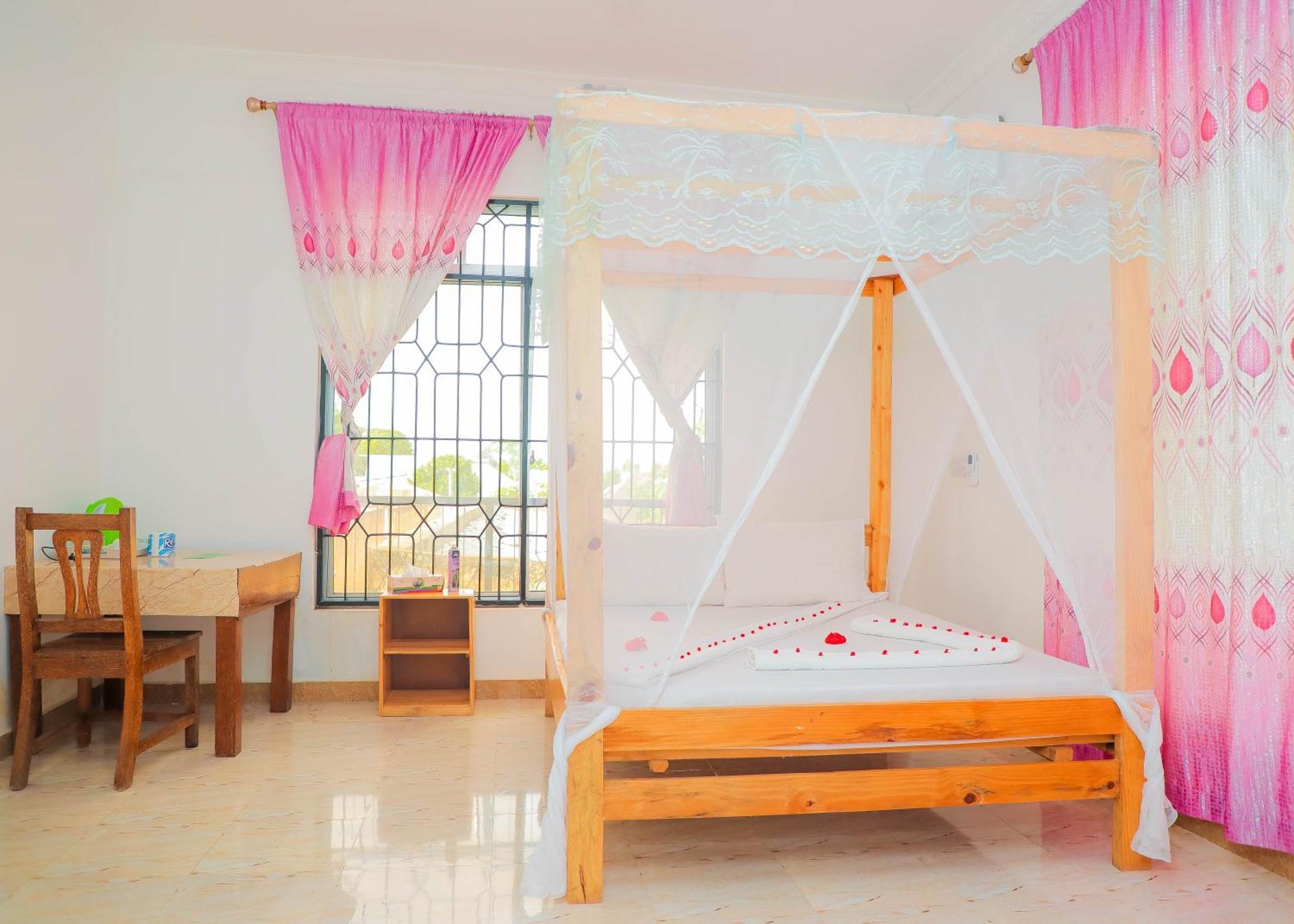 Raha House Bed & Breakfast นูงวี ภายนอก รูปภาพ