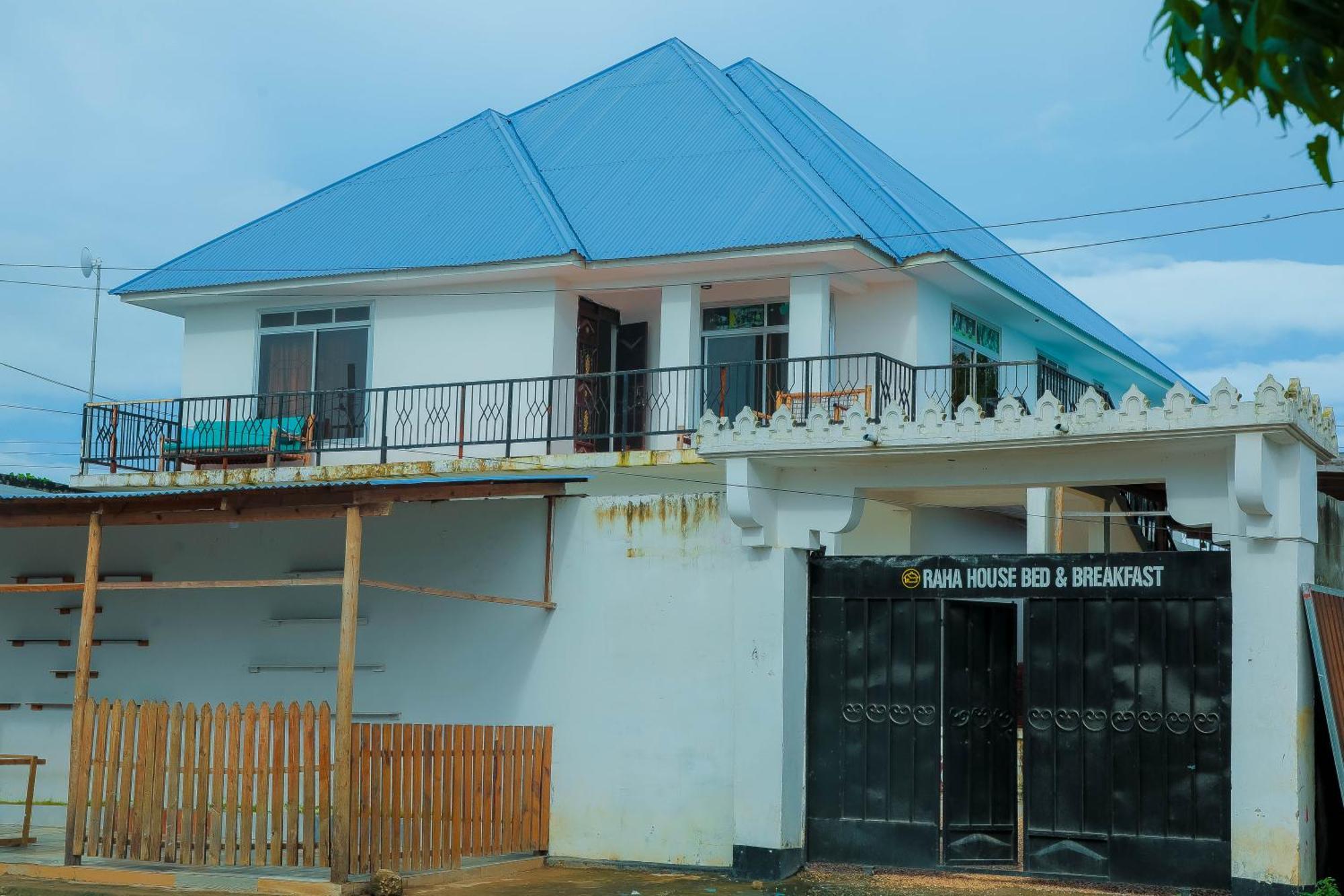 Raha House Bed & Breakfast นูงวี ภายนอก รูปภาพ