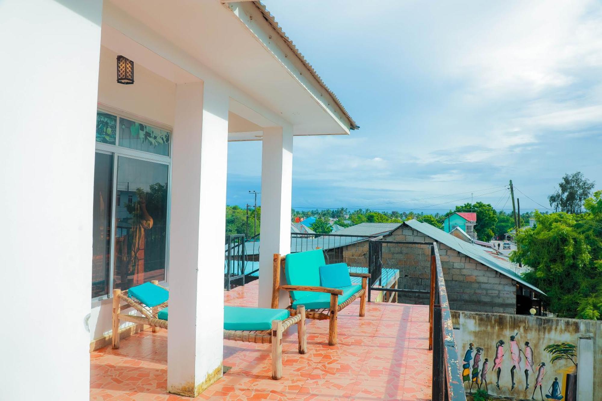 Raha House Bed & Breakfast นูงวี ภายนอก รูปภาพ