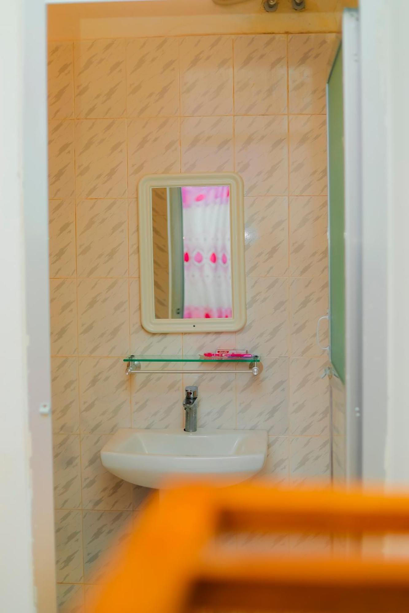 Raha House Bed & Breakfast นูงวี ภายนอก รูปภาพ