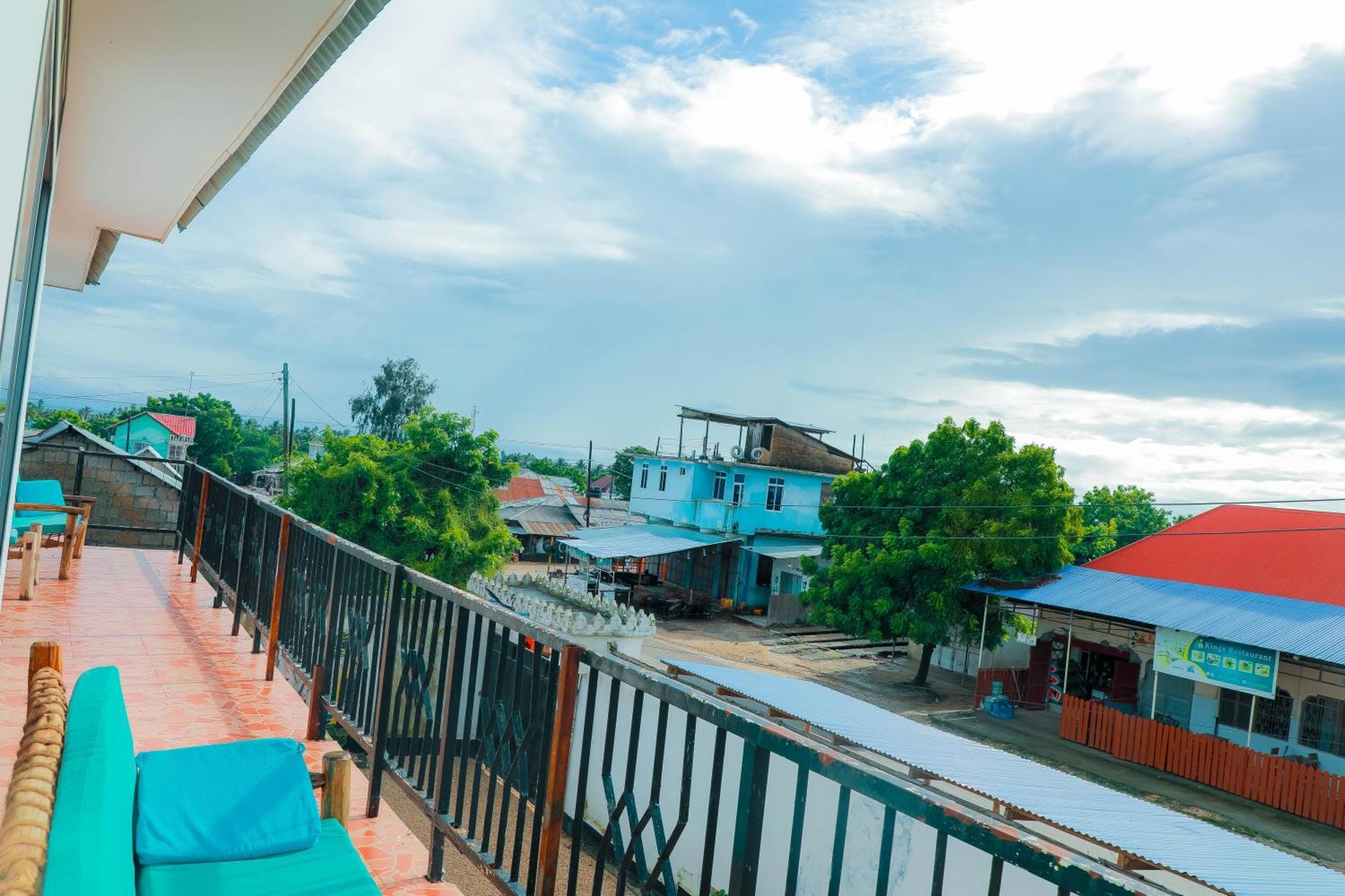 Raha House Bed & Breakfast นูงวี ภายนอก รูปภาพ